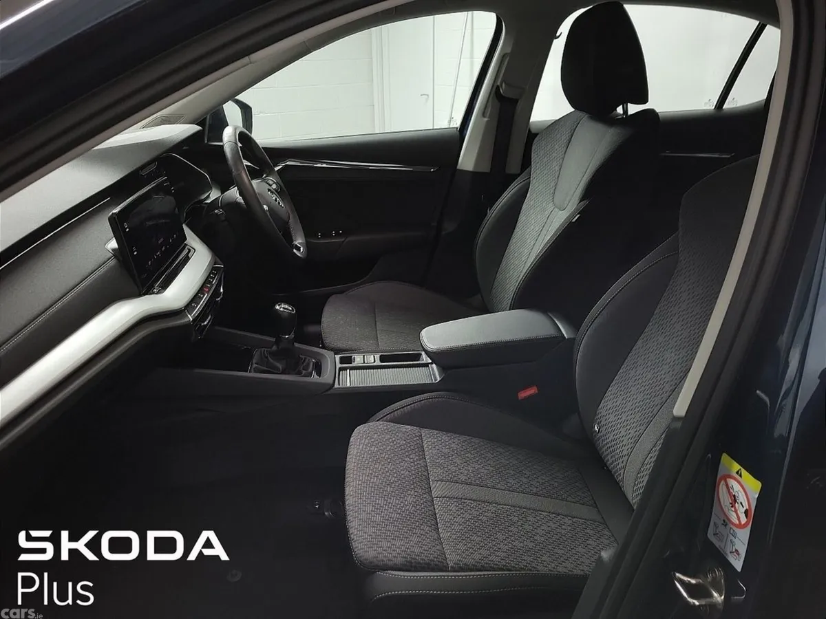 Skoda Octavia Saloon, Diesel, 2024, Blue