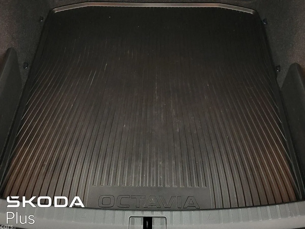 Skoda Octavia Saloon, Diesel, 2024, Blue
