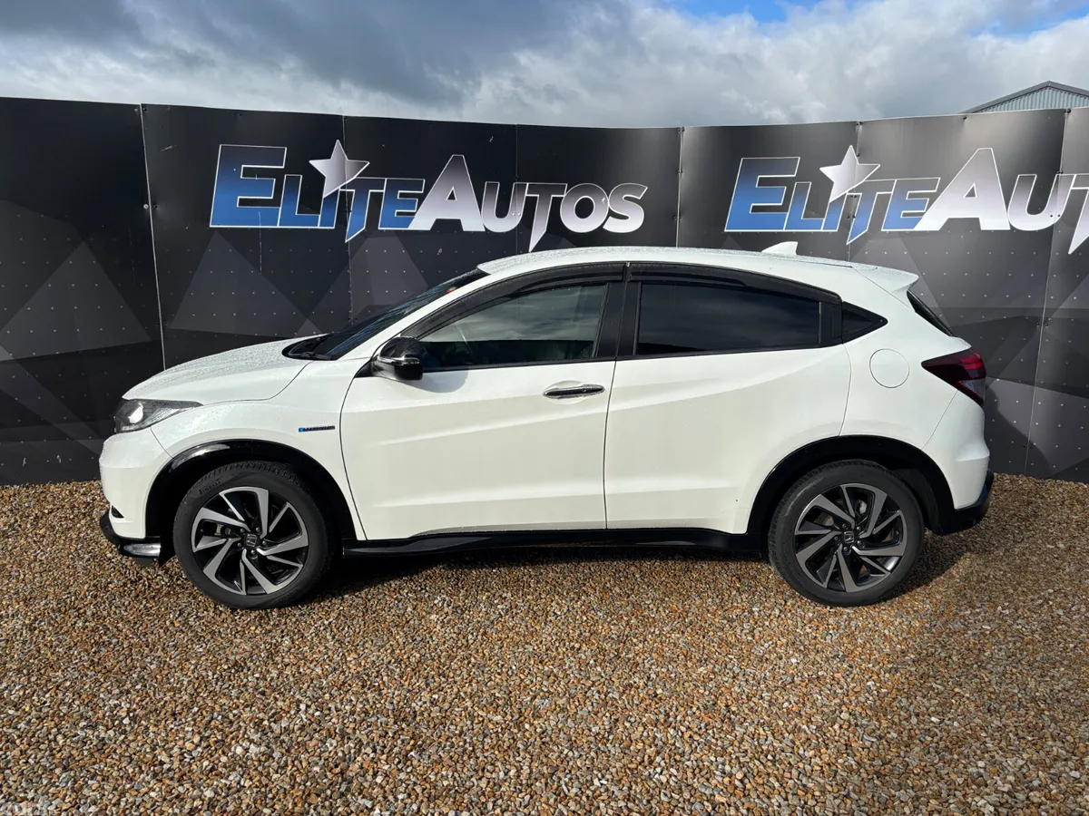 Honda Vezel Hatchback, Petrol Hybrid, 2016, White