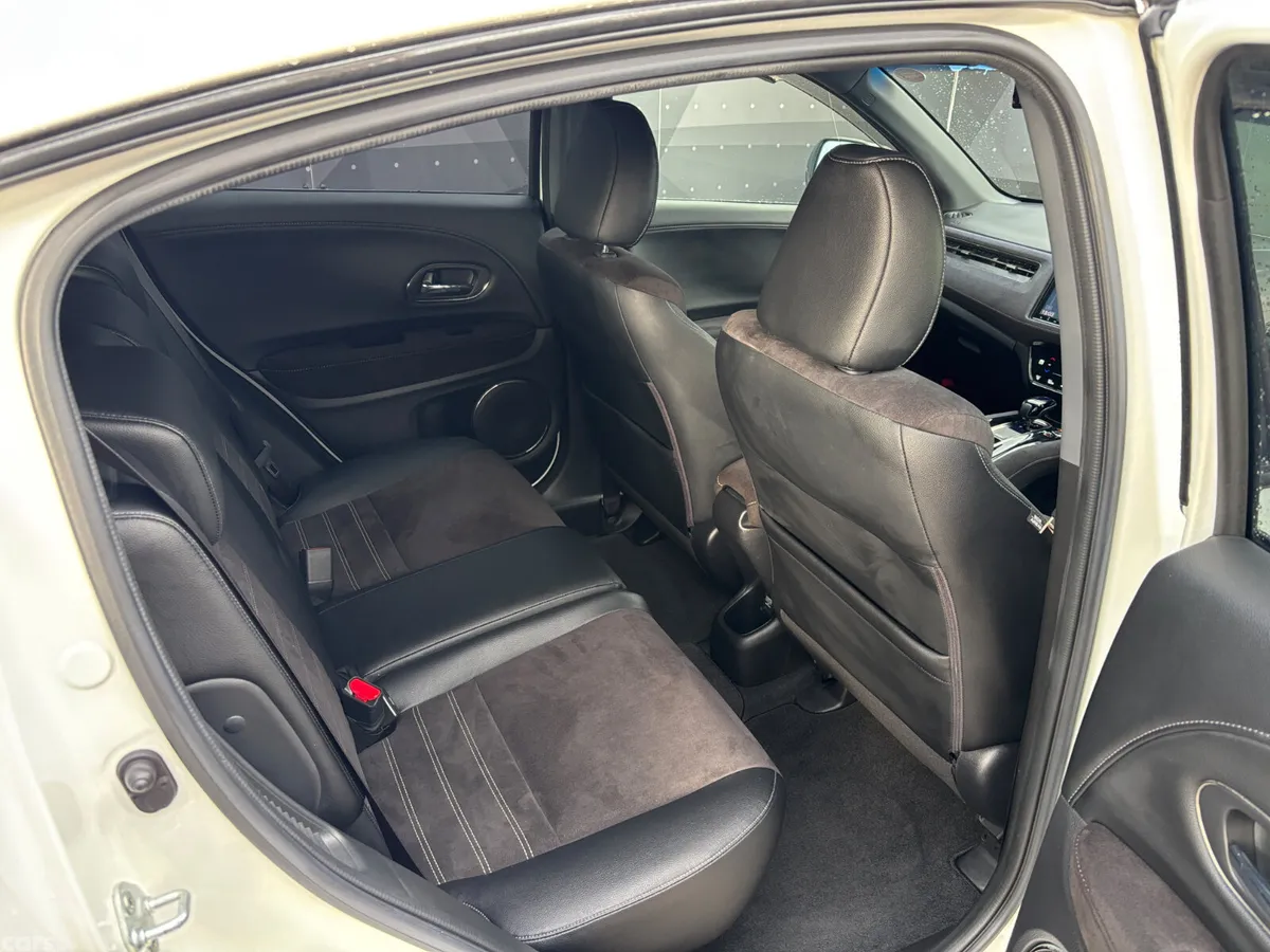 Honda Vezel Hatchback, Petrol Hybrid, 2016, White