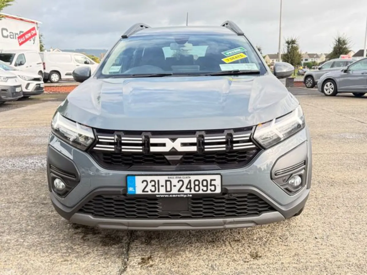 Dacia Jogger MPV, Petrol, 2023, Grey