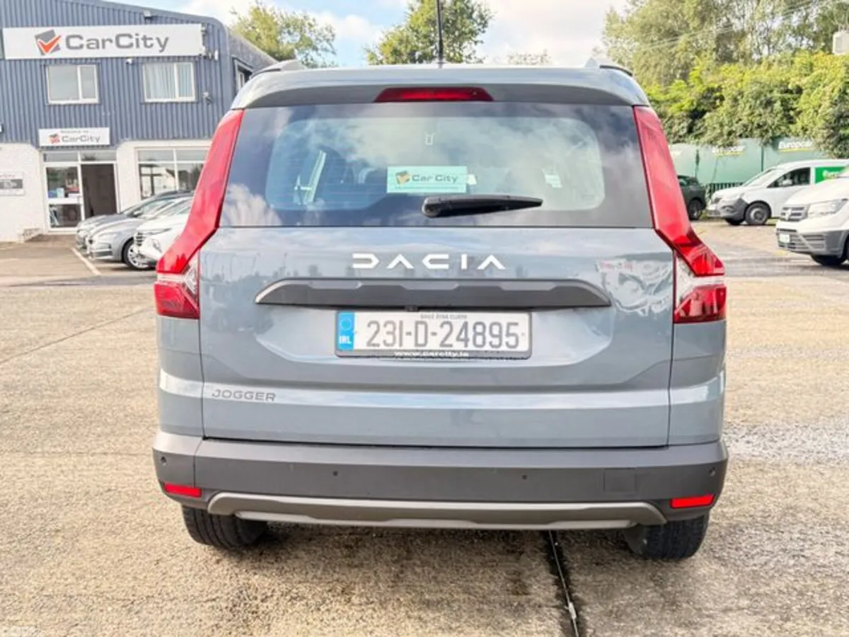 Dacia Jogger MPV, Petrol, 2023, Grey