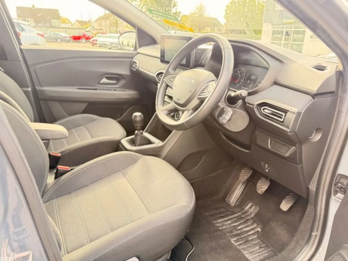 Dacia Jogger MPV, Petrol, 2023, Grey