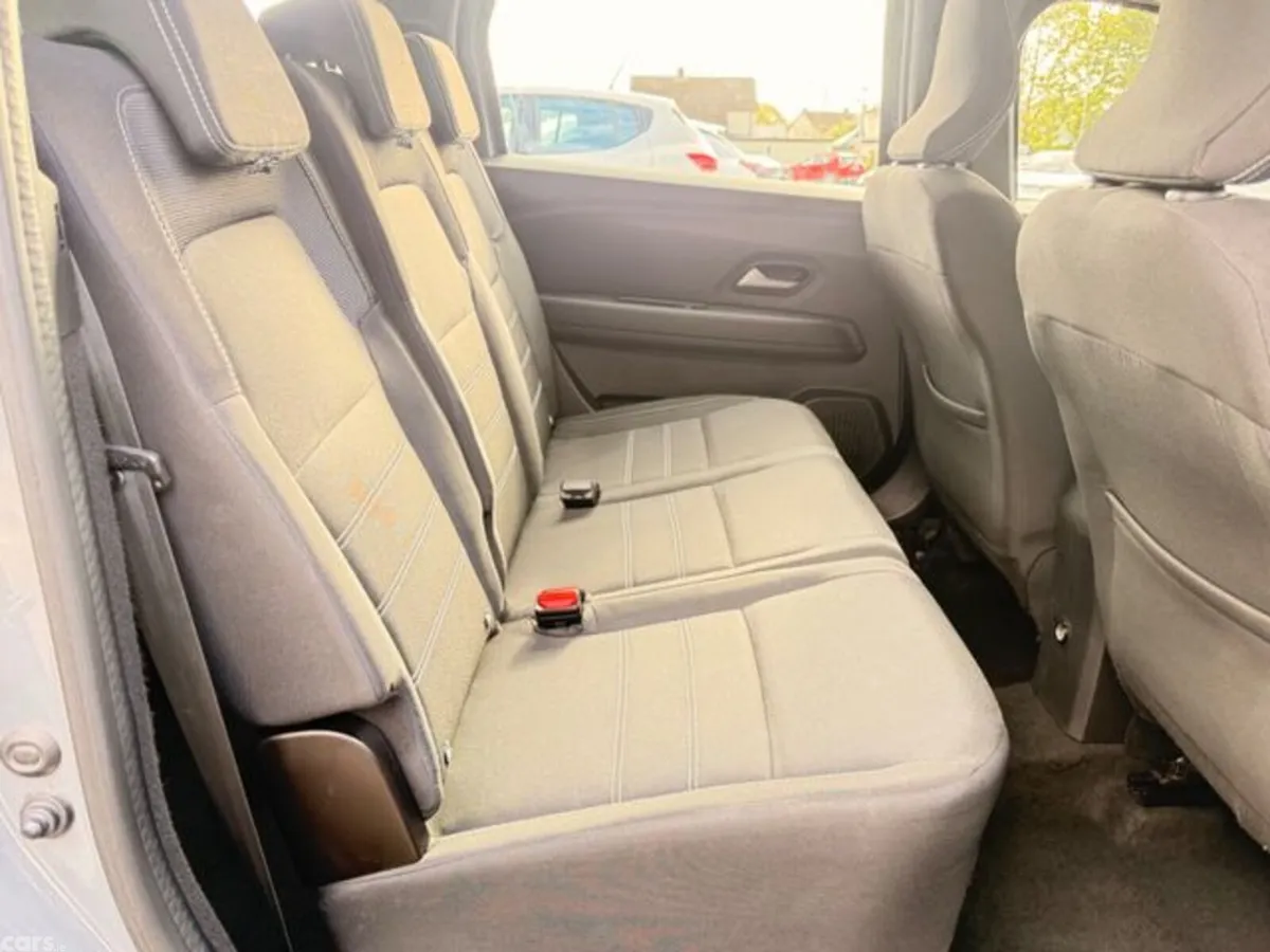 Dacia Jogger MPV, Petrol, 2023, Grey