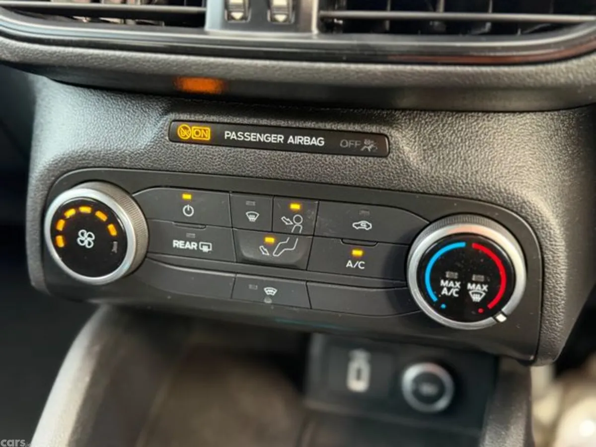 Ford Focus Hatchback, Diesel, 2019, Silver