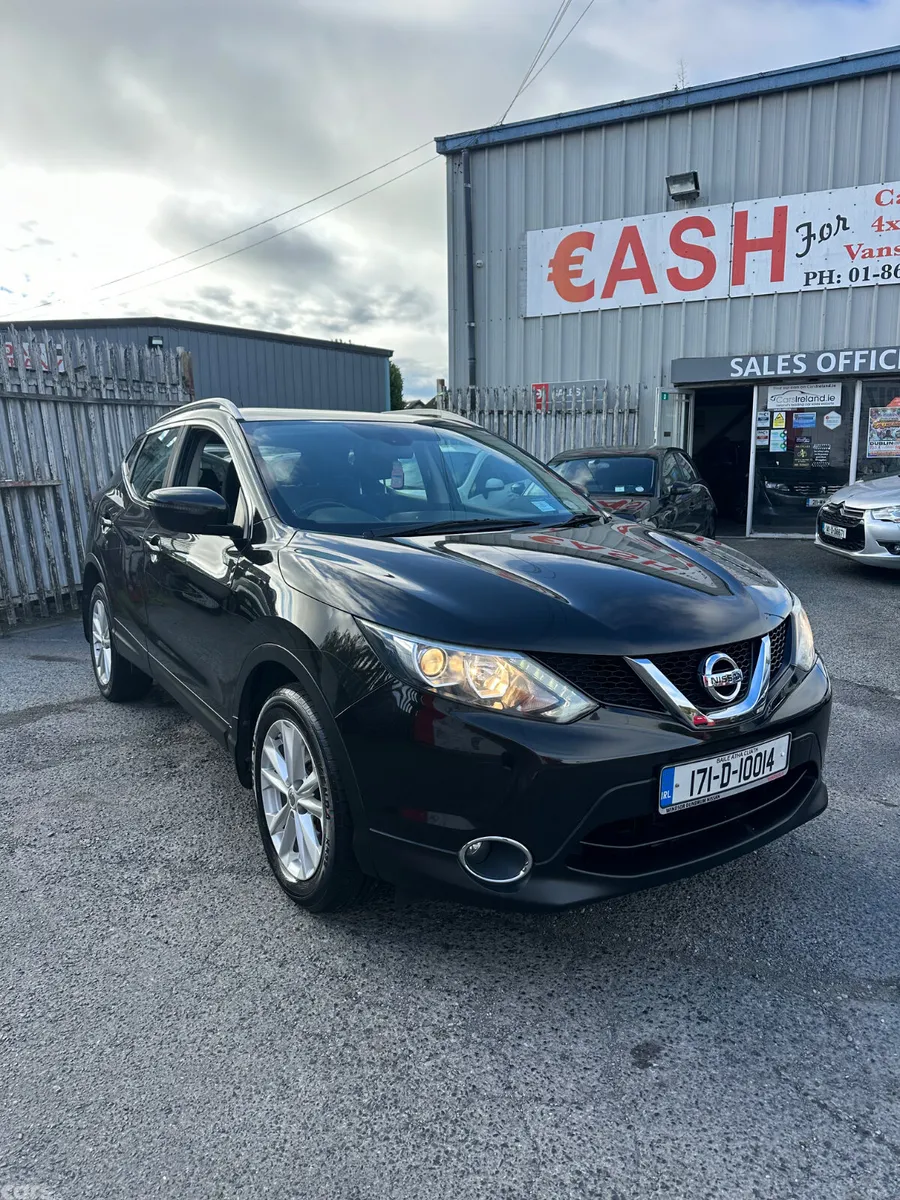 Nissan Qashqai SUV, Diesel, 2017, Black