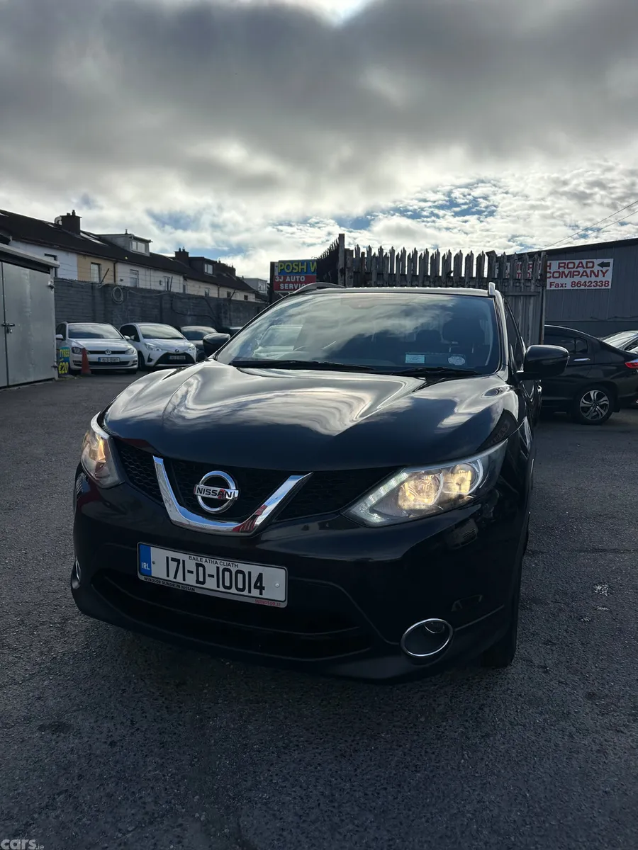 Nissan Qashqai SUV, Diesel, 2017, Black