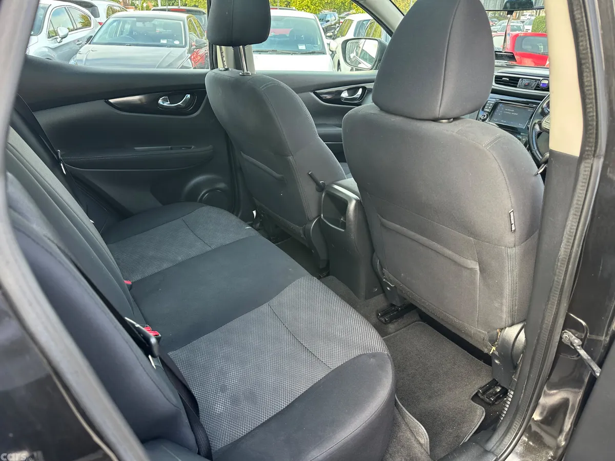 Nissan Qashqai SUV, Diesel, 2017, Black