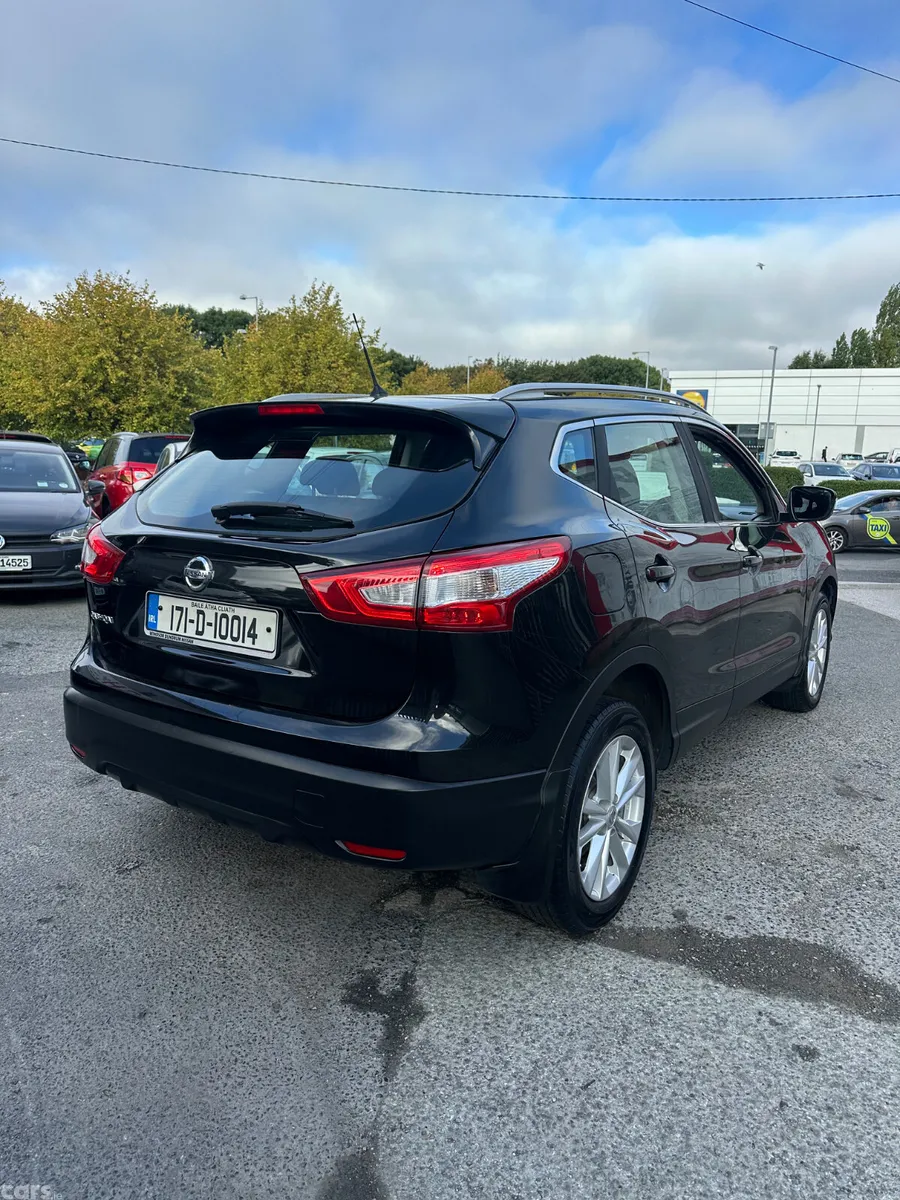 Nissan Qashqai SUV, Diesel, 2017, Black