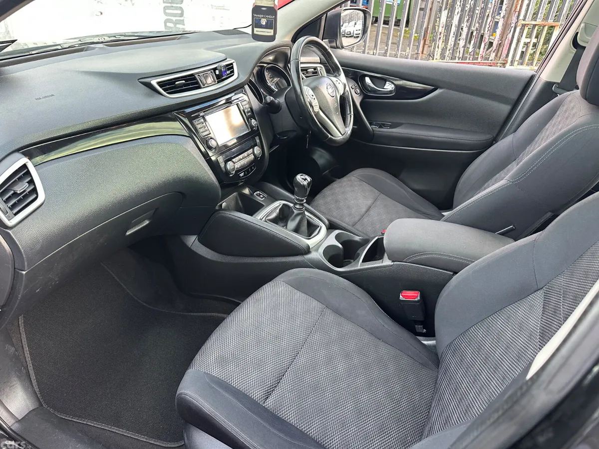 Nissan Qashqai SUV, Diesel, 2017, Black