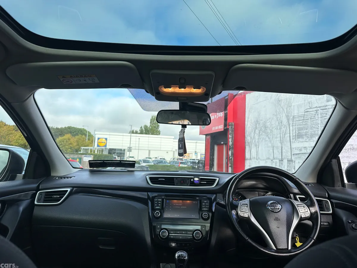 Nissan Qashqai SUV, Diesel, 2017, Black