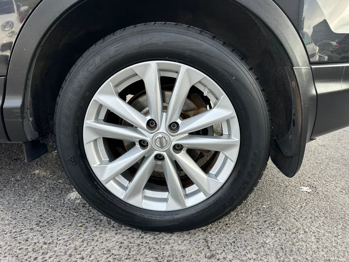 Nissan Qashqai SUV, Diesel, 2017, Black