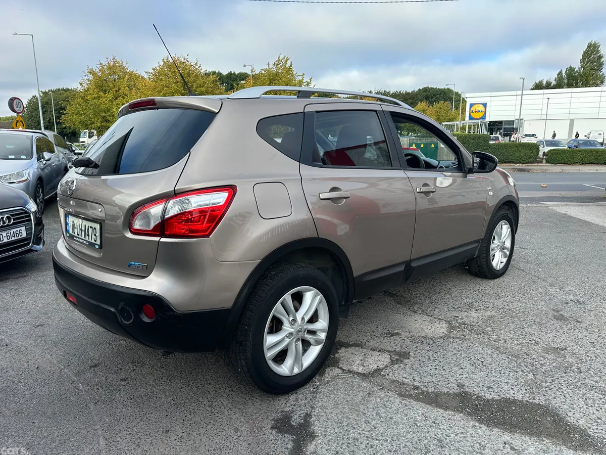 Nissan Qashqai Hatchback, Diesel, 2010, Beige