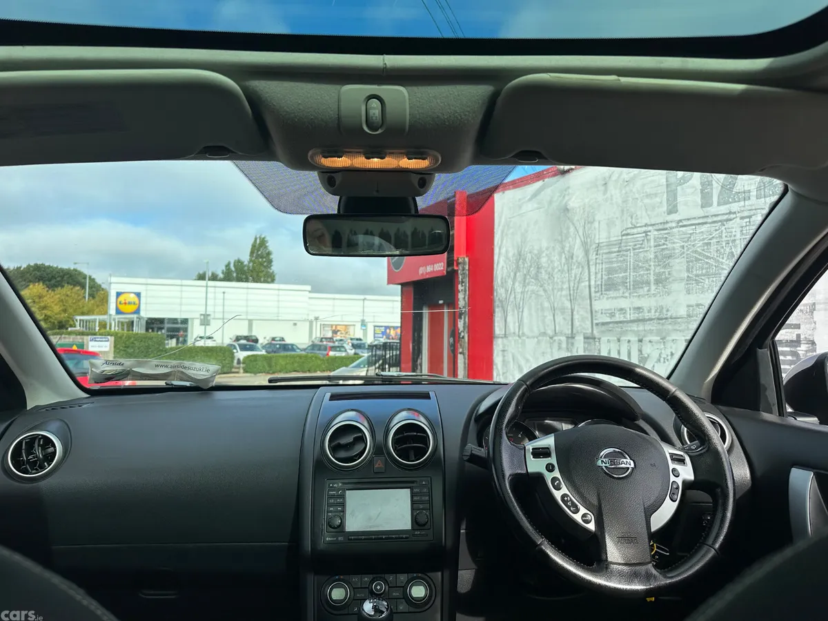 Nissan Qashqai Hatchback, Diesel, 2010, Beige