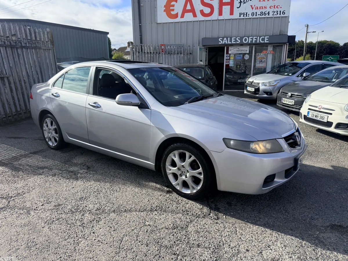 Honda Accord Saloon, Petrol, 2005, Silver