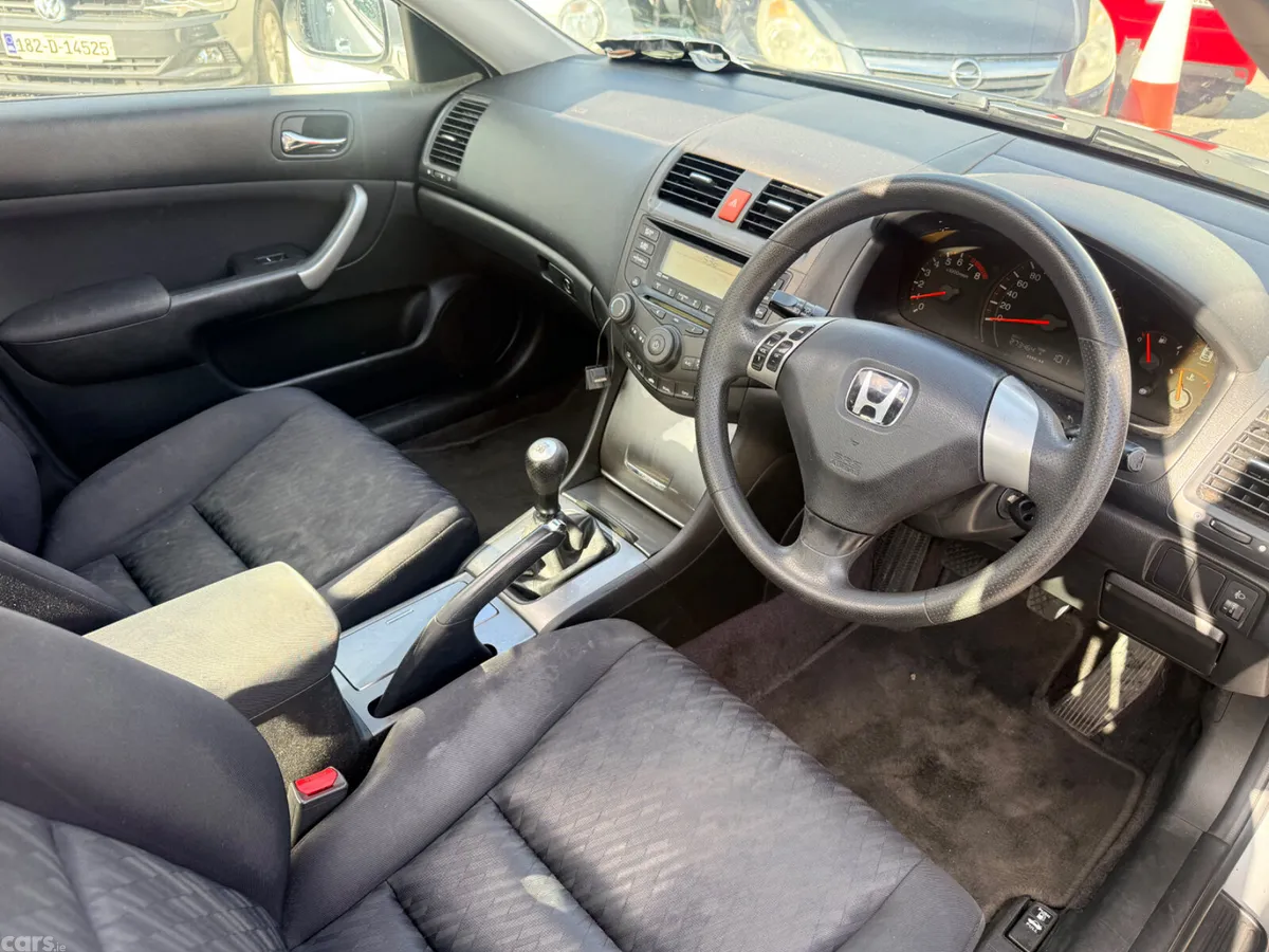 Honda Accord Saloon, Petrol, 2005, Silver