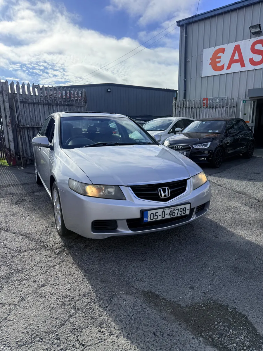 Honda Accord Saloon, Petrol, 2005, Silver