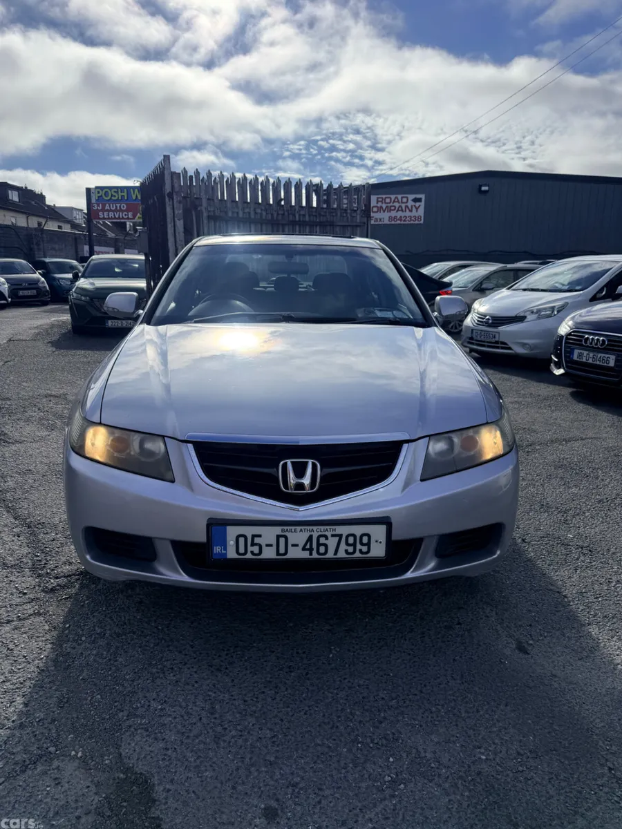 Honda Accord Saloon, Petrol, 2005, Silver