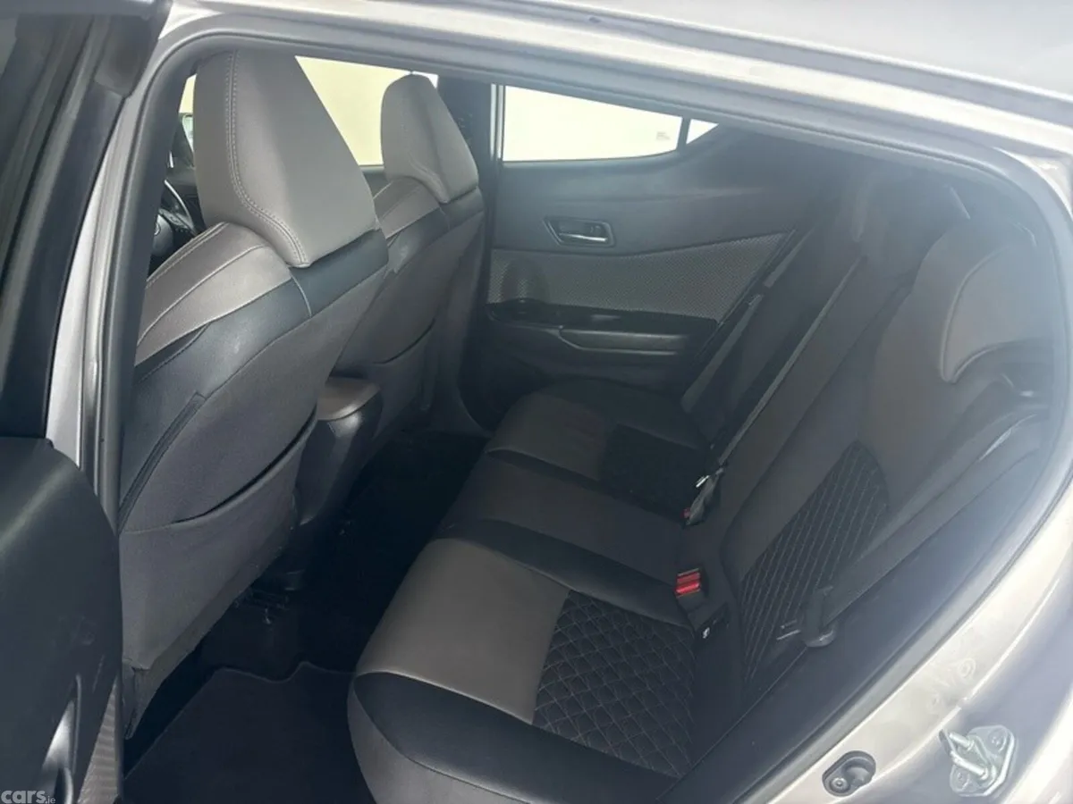 Toyota C-HR SUV, Petrol Hybrid, 2021, Grey