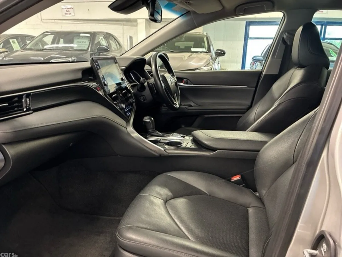 Toyota Camry Saloon, Petrol Hybrid, 2023, Silver