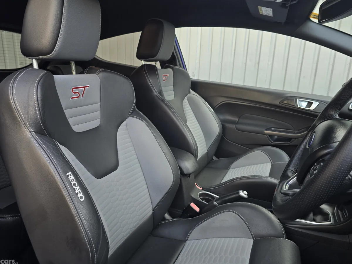 Ford Fiesta Hatchback, Petrol, 2014, Blue