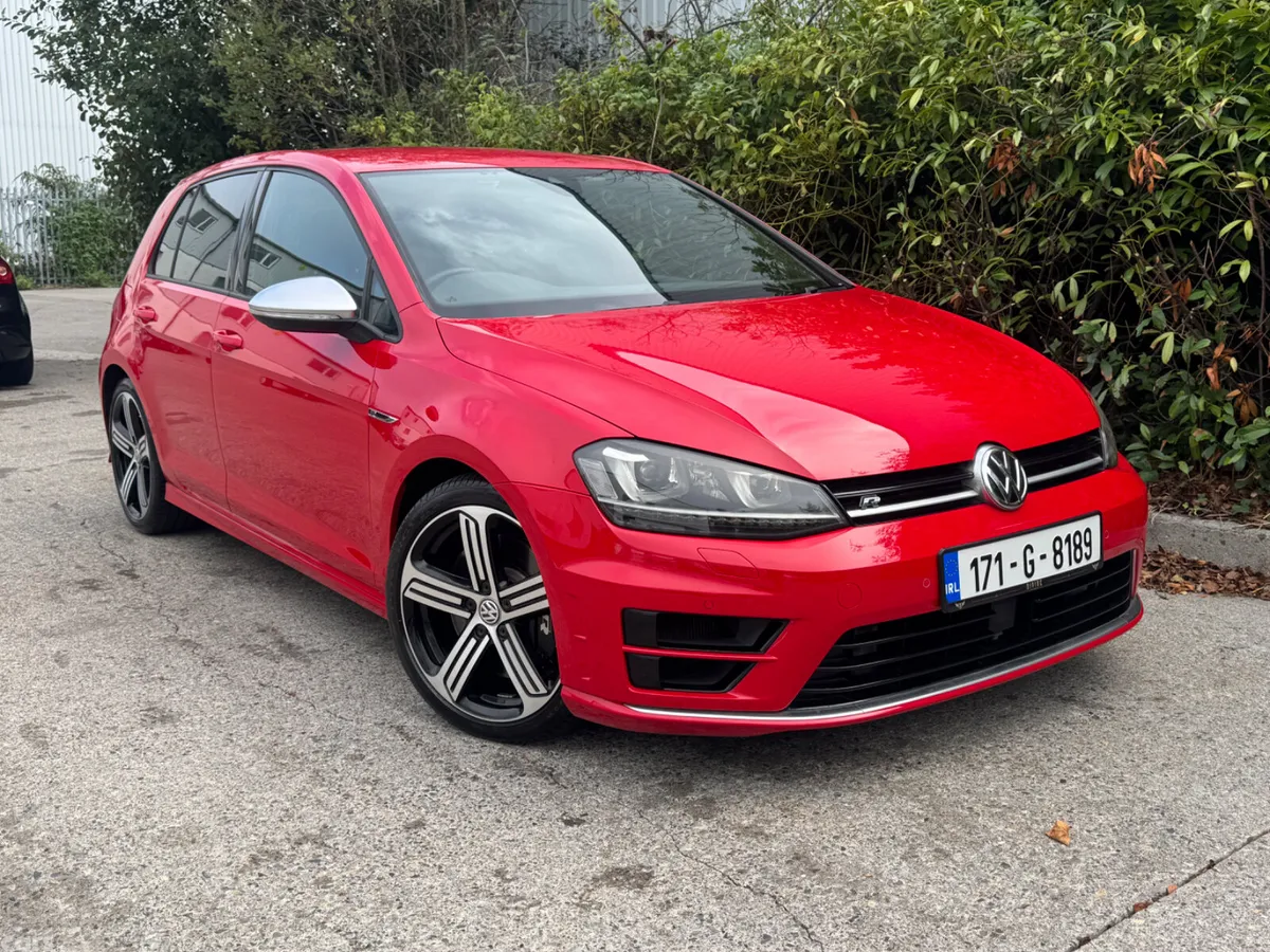 Volkswagen Golf Hatchback, Petrol, 2017, Red