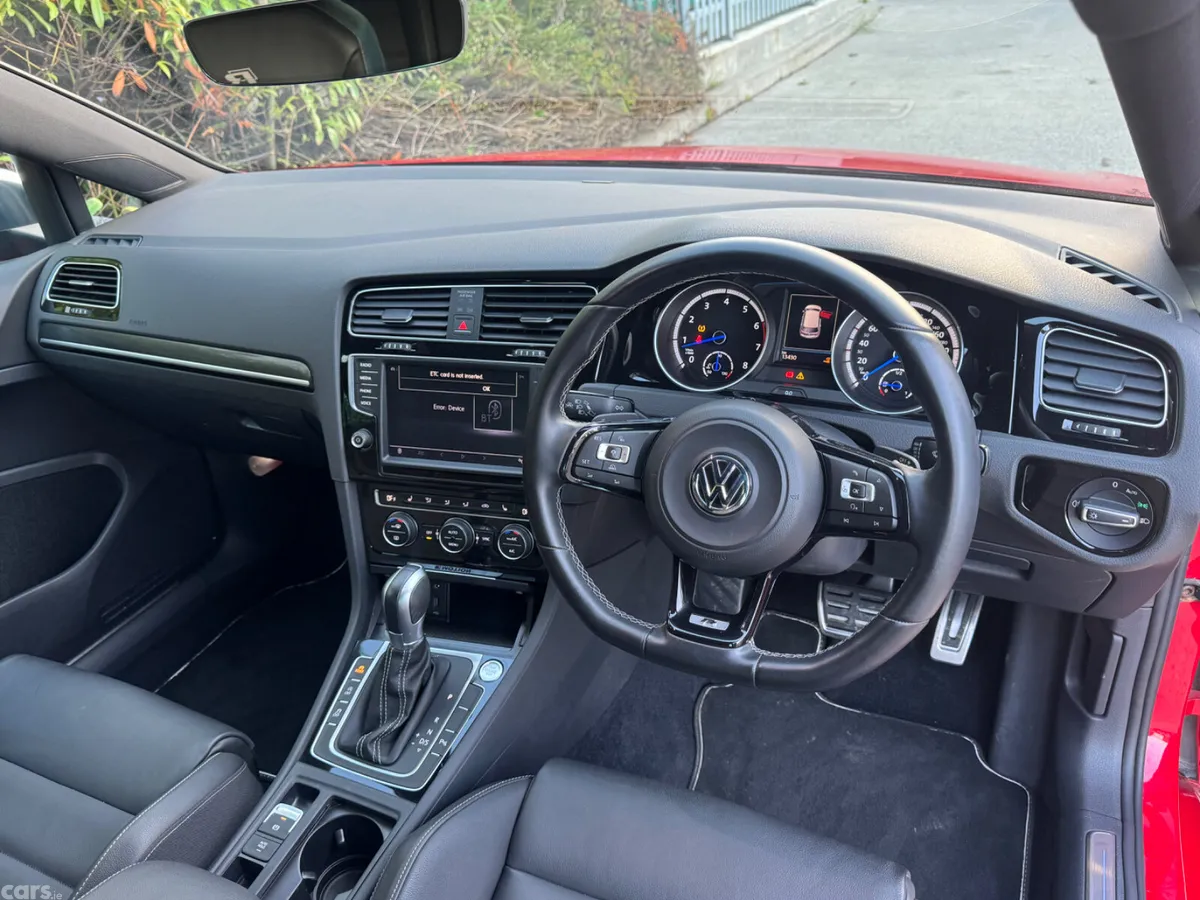 Volkswagen Golf Hatchback, Petrol, 2017, Red