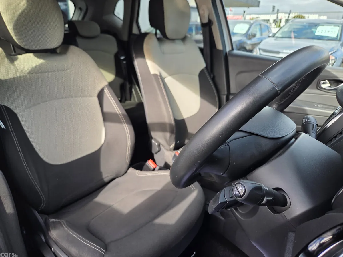 Renault Captur Hatchback, Petrol, 2020, White