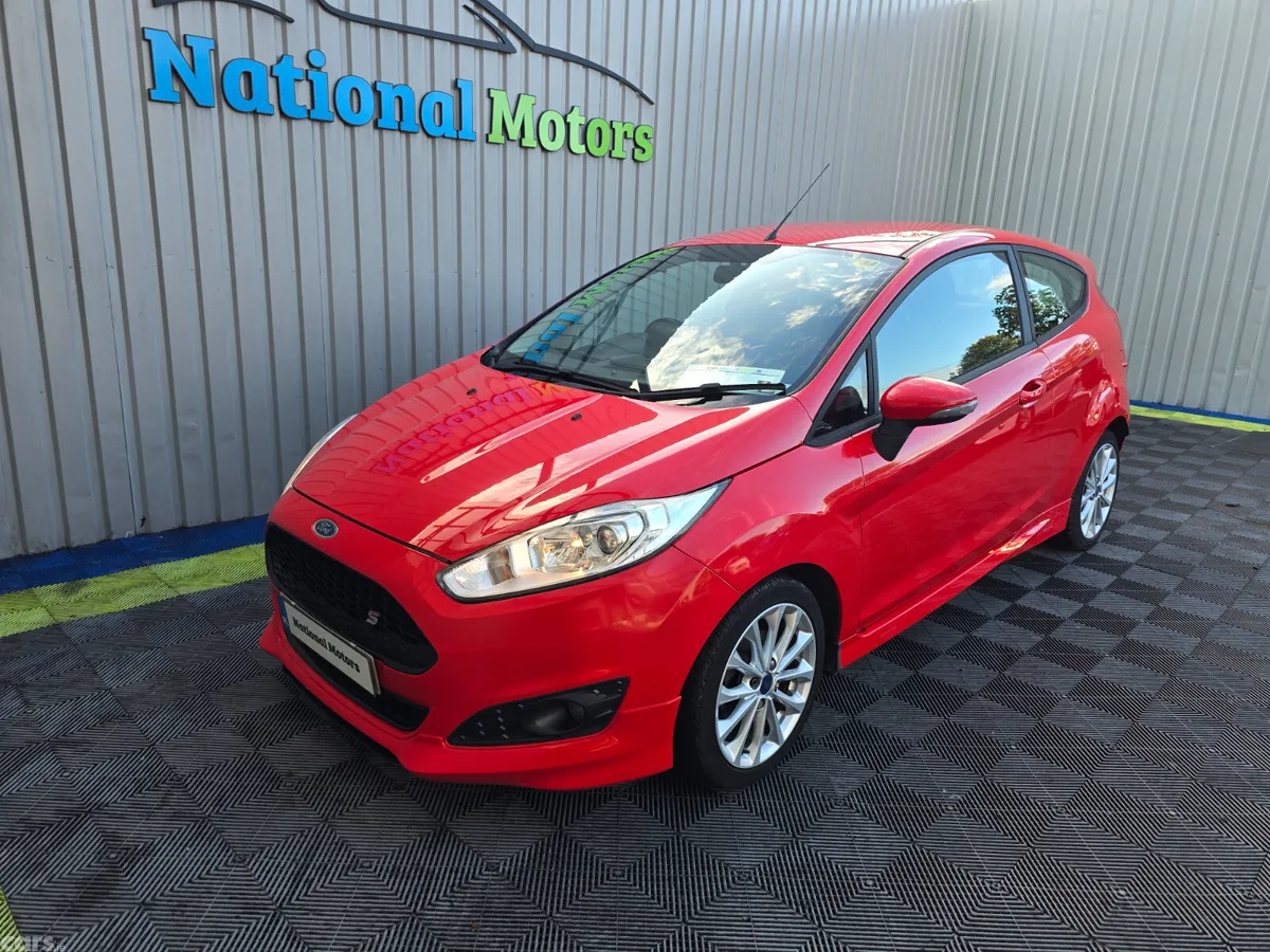 Ford Fiesta Hatchback, Petrol, 2014, Red