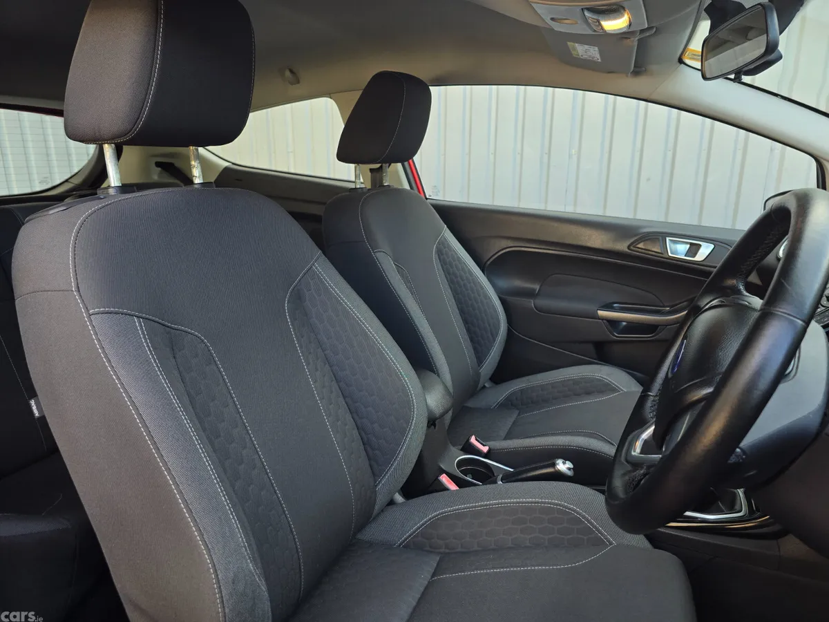 Ford Fiesta Hatchback, Petrol, 2014, Red