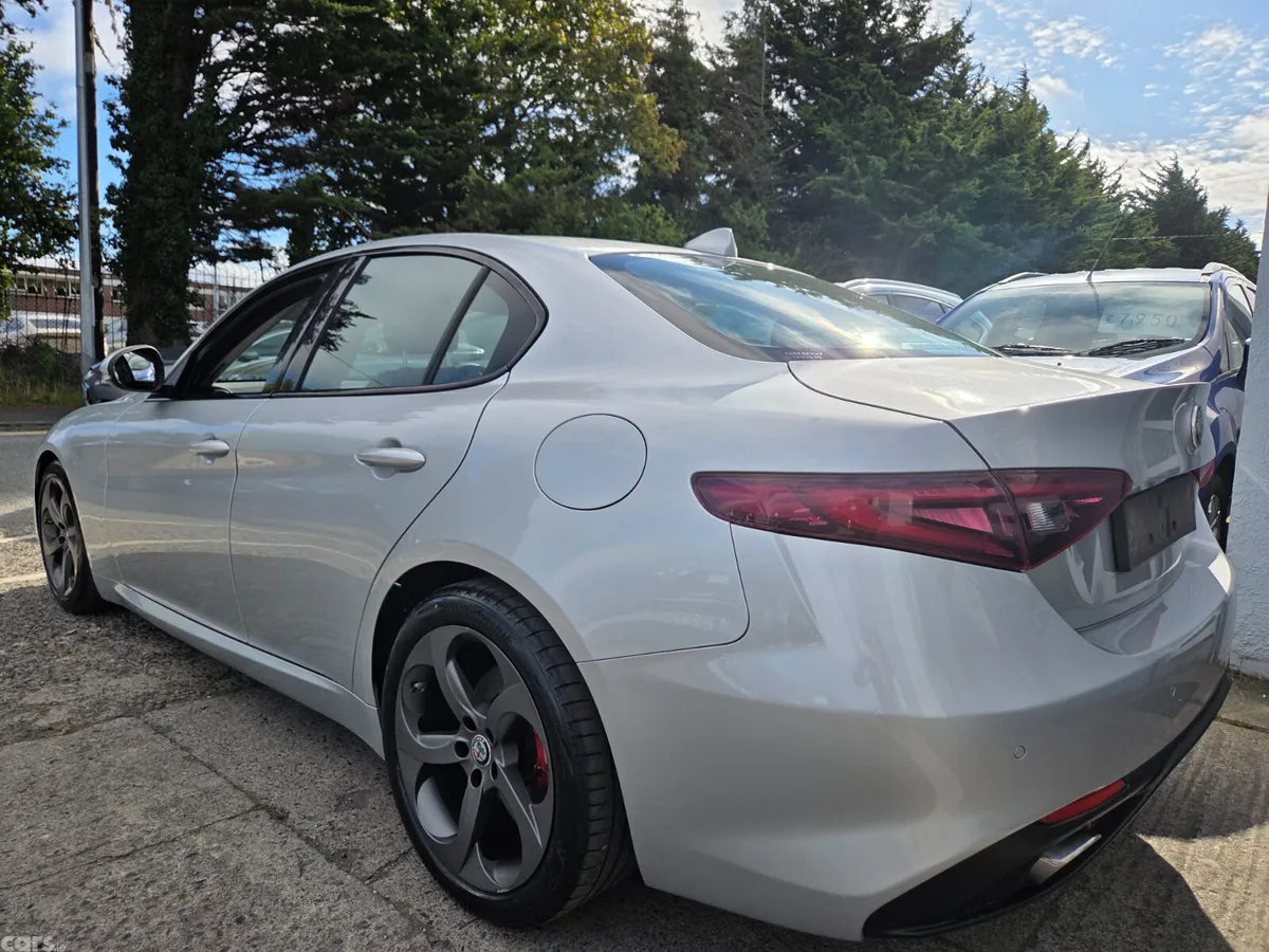 Alfa Romeo Giulia Saloon, Diesel, 2018, Silver