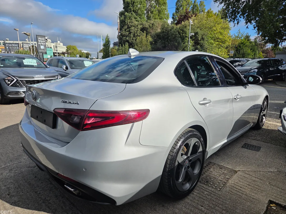 Alfa Romeo Giulia Saloon, Diesel, 2018, Silver