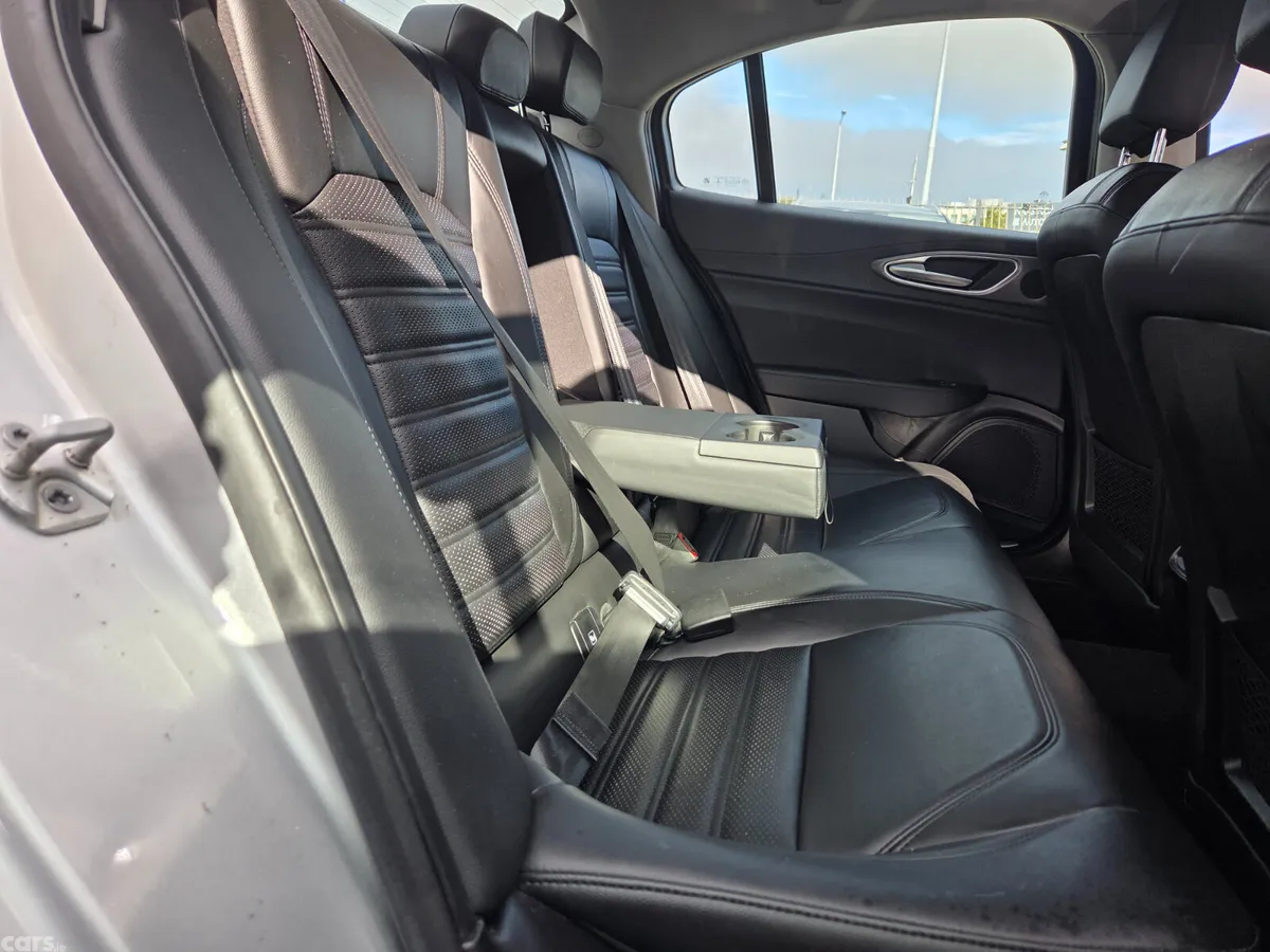 Alfa Romeo Giulia Saloon, Diesel, 2018, Silver
