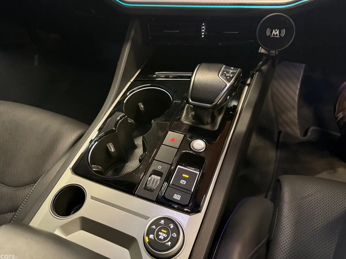 Volkswagen Touareg SUV, Petrol Plug-in Hybrid, 2021, Black