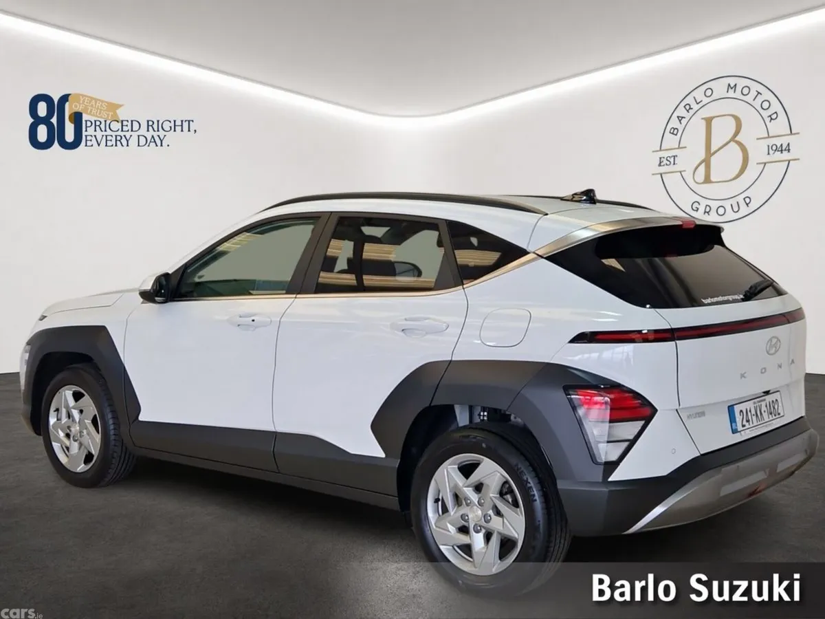 Hyundai KONA MPV, Petrol, 2024, White