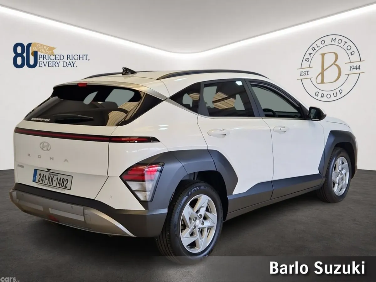 Hyundai KONA MPV, Petrol, 2024, White