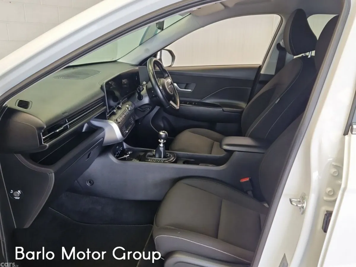 Hyundai KONA MPV, Petrol, 2024, White