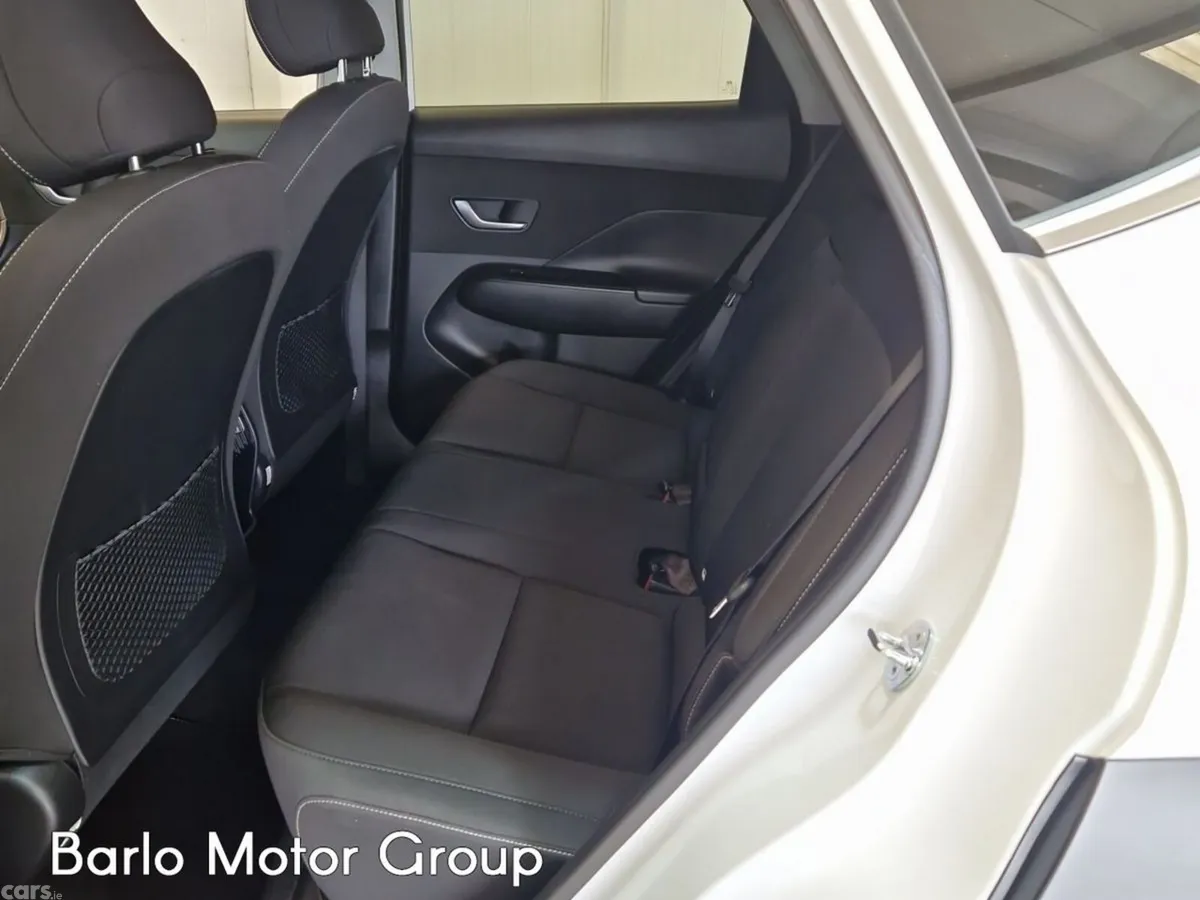 Hyundai KONA MPV, Petrol, 2024, White
