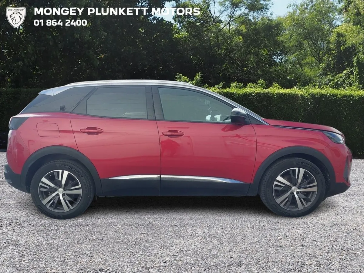 Peugeot 3008 MPV, Petrol, 2023, Red