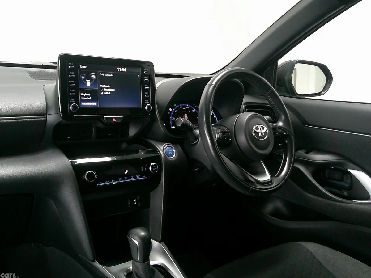 Toyota Yaris SUV, Petrol Hybrid, 2022, Grey