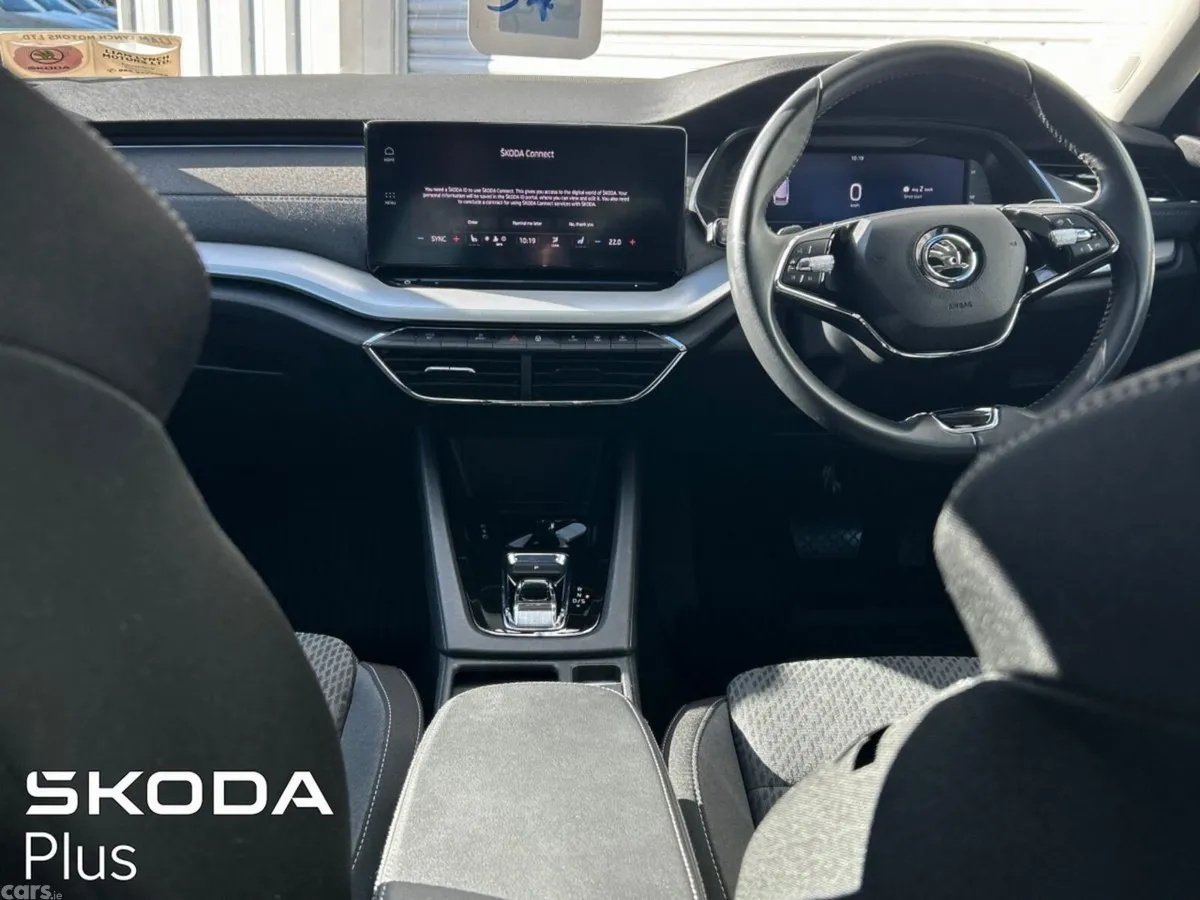 Skoda Octavia Estate, Petrol, 2023, Blue