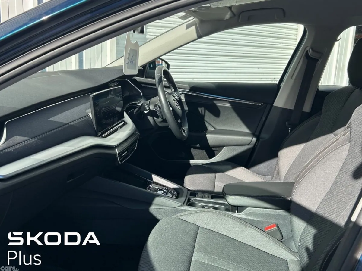Skoda Octavia Estate, Petrol, 2023, Blue