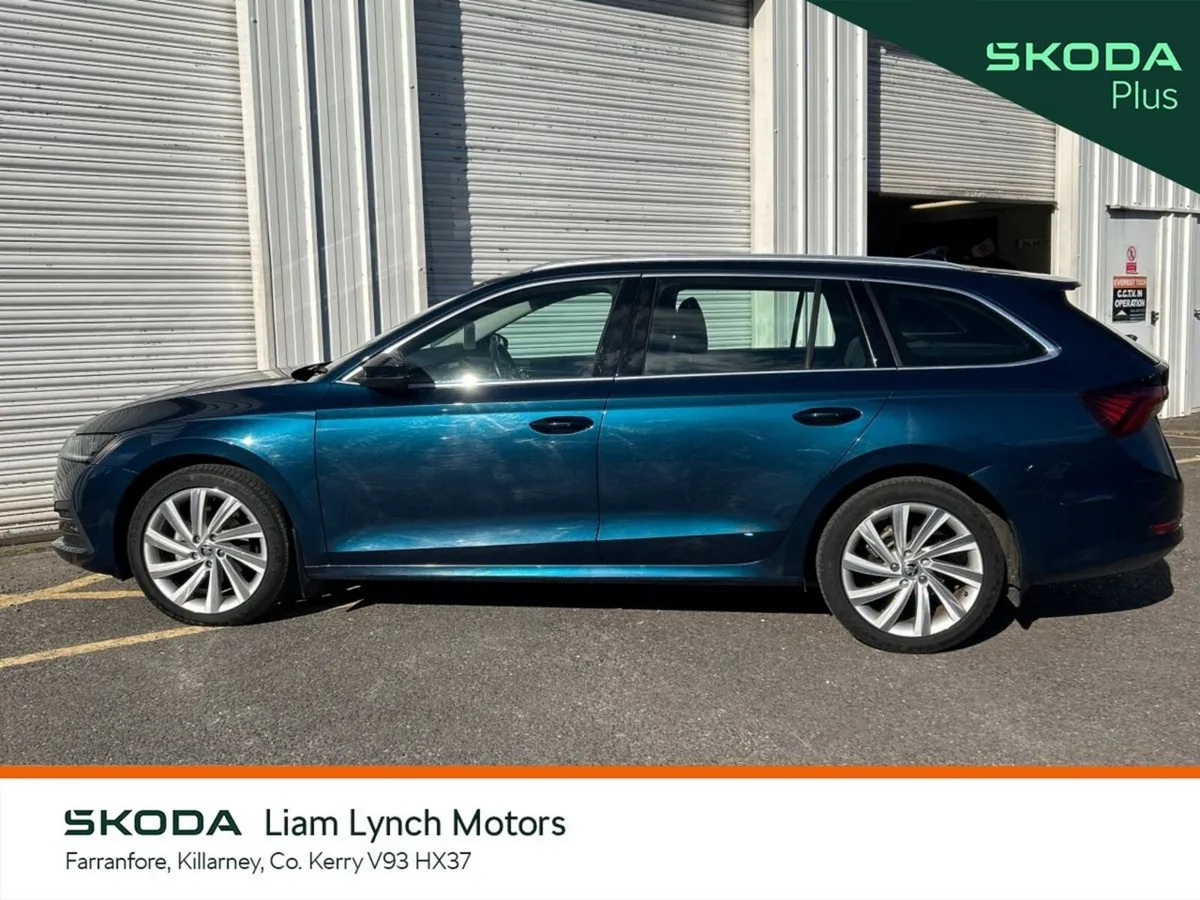 Skoda Octavia Estate, Petrol, 2023, Blue