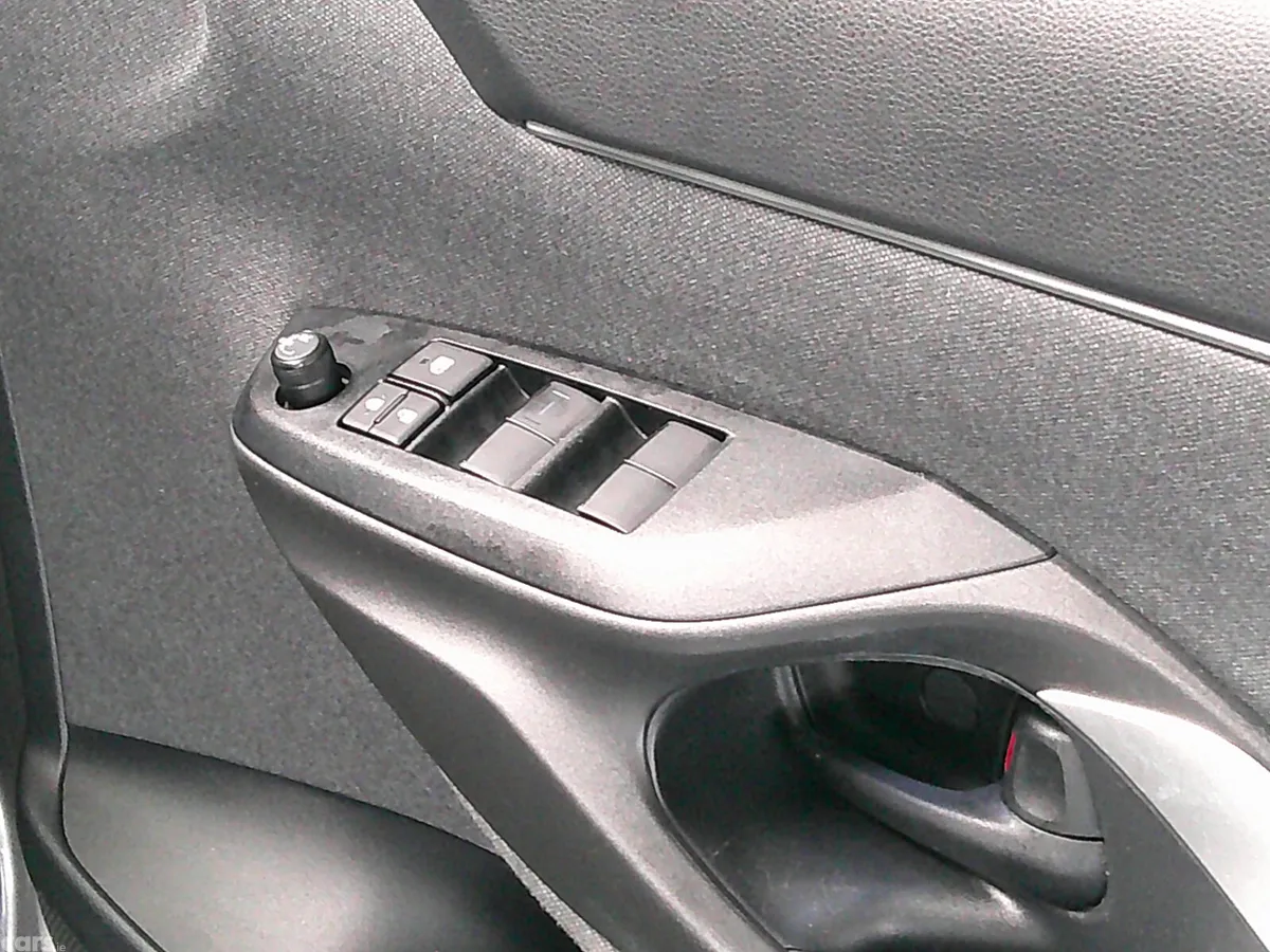 Toyota Yaris SUV, Petrol Hybrid, 2022, Grey