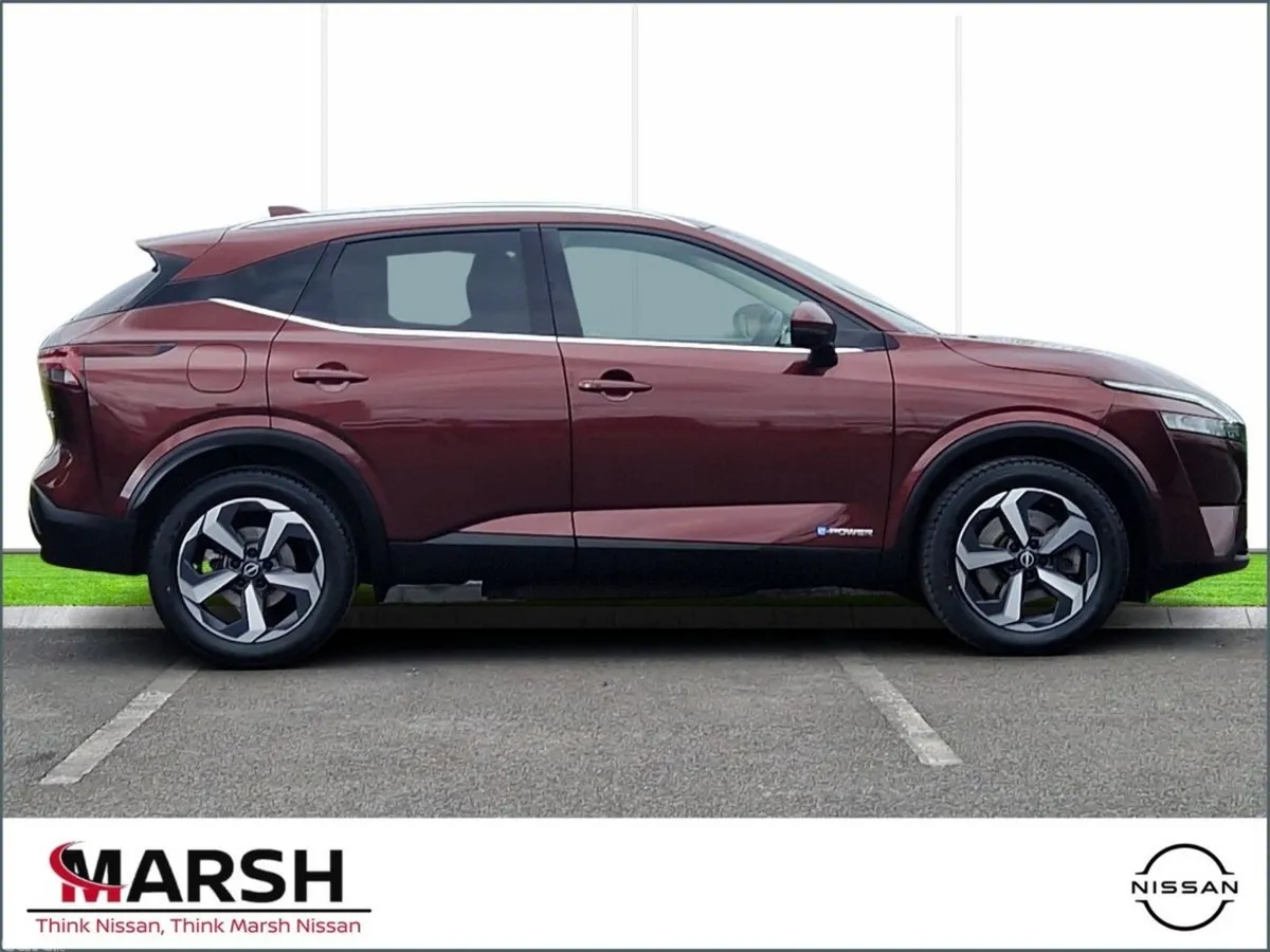 Nissan Qashqai MPV, Petrol Hybrid, 2023, Red