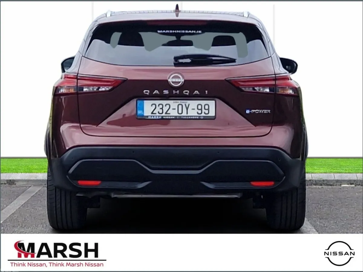 Nissan Qashqai MPV, Petrol Hybrid, 2023, Red