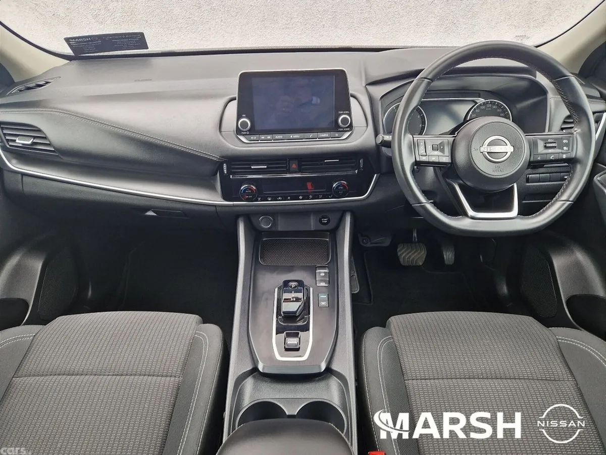 Nissan Qashqai MPV, Petrol Hybrid, 2023, Red