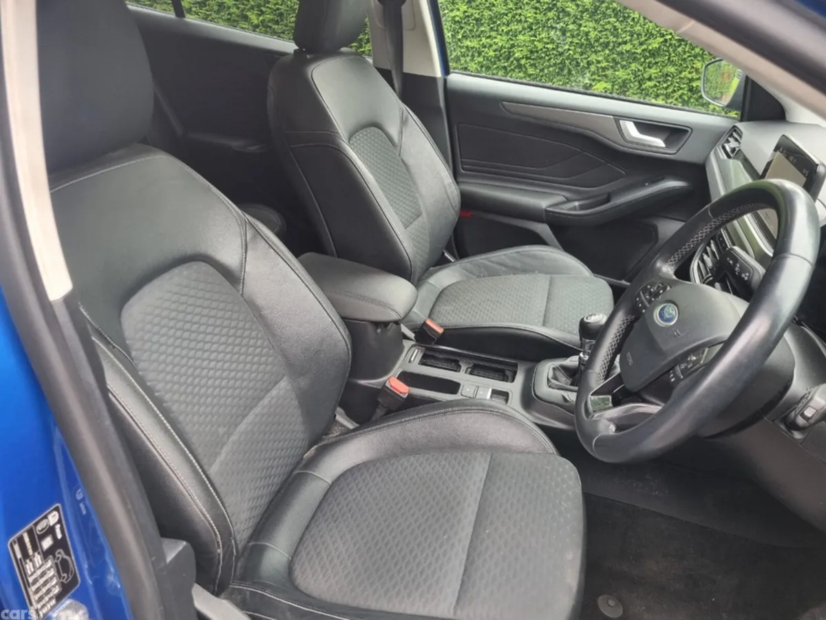 Ford Focus Hatchback, Diesel, 2019, Blue