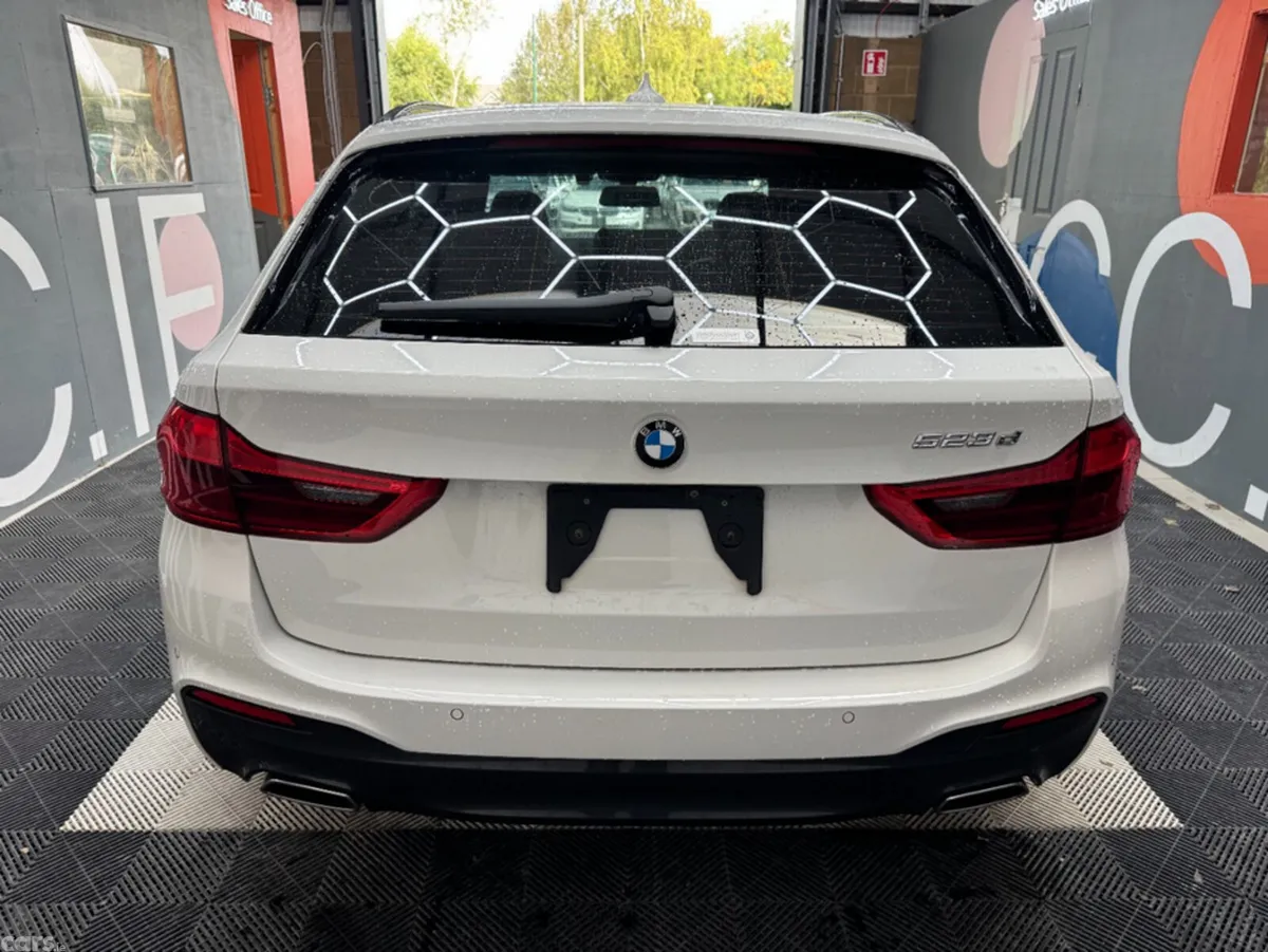 BMW 5-Series Estate, Diesel, 2019, White