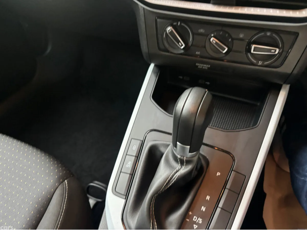 SEAT Arona Hatchback, Petrol, 2025, Black